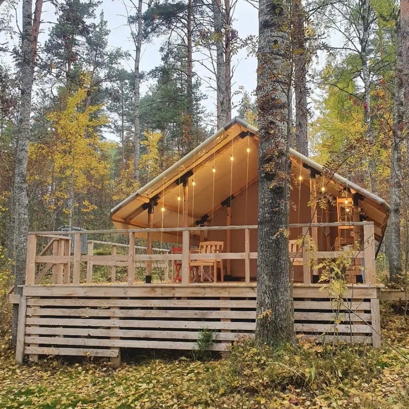 Глэмпинг (комфортный кемпинг)